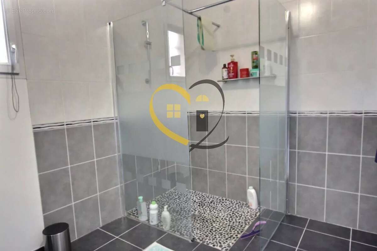 Maison à MERY-ES-BOIS