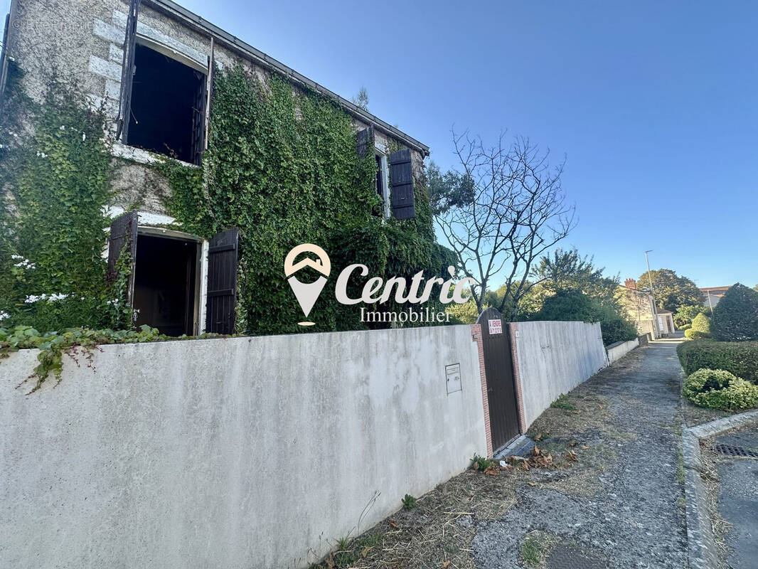 Maison à LE BUSSEAU