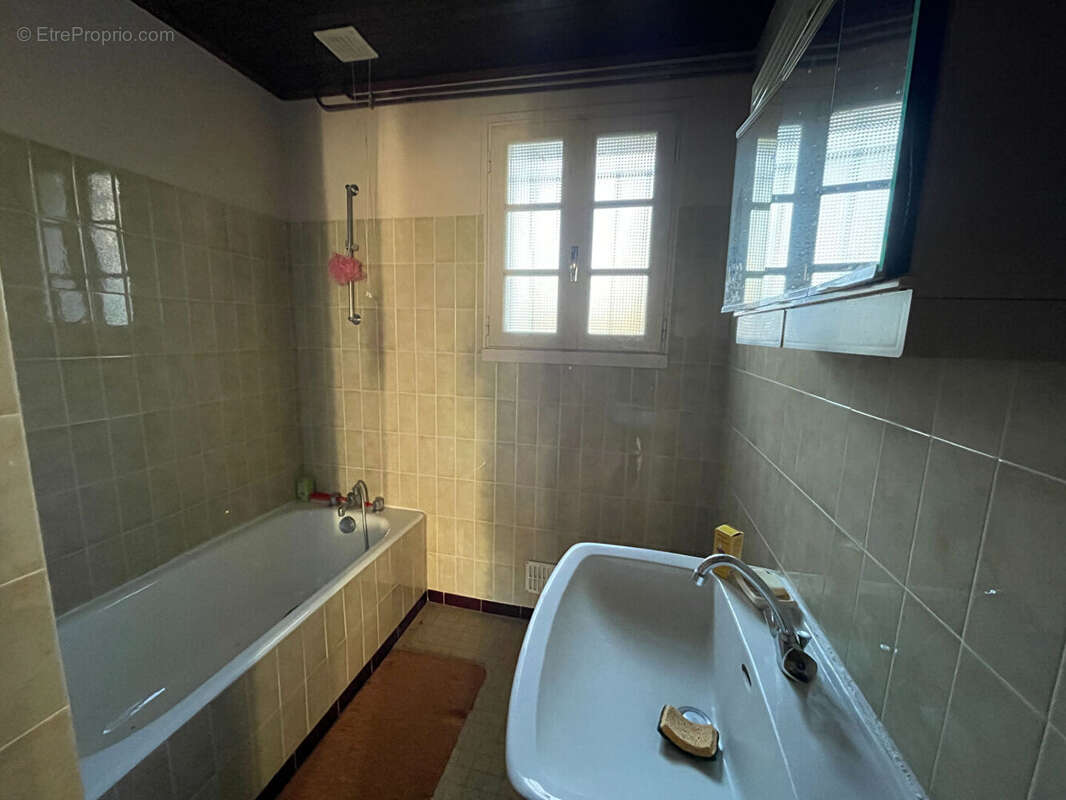 Maison à LANUEJOULS