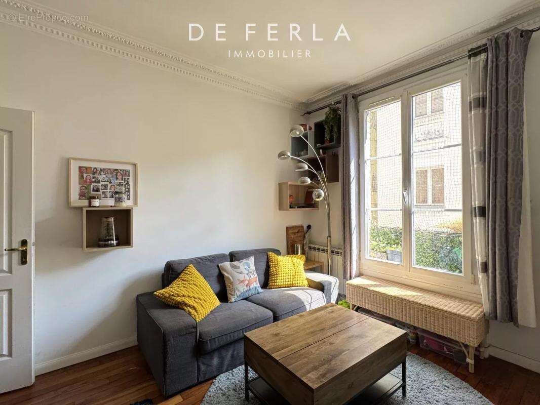Appartement à PARIS-14E