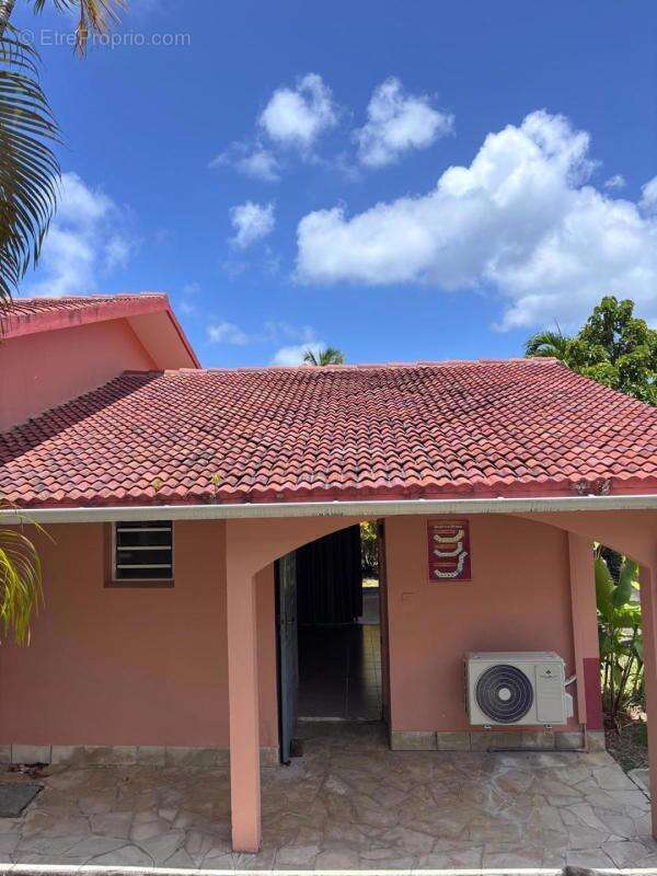 A VENDRE : Studio 20m² à Sainte-Anne (97227) - photo 7