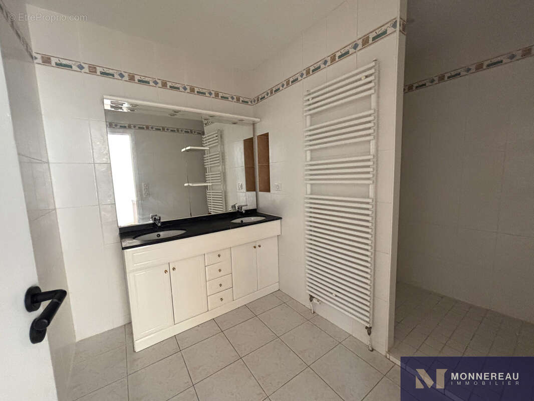 Appartement à BARBEZIEUX-SAINT-HILAIRE