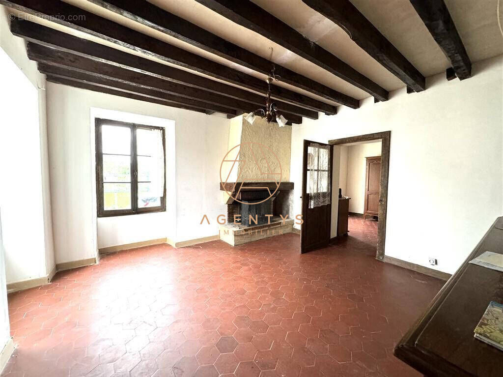 Maison à NOGENTEL
