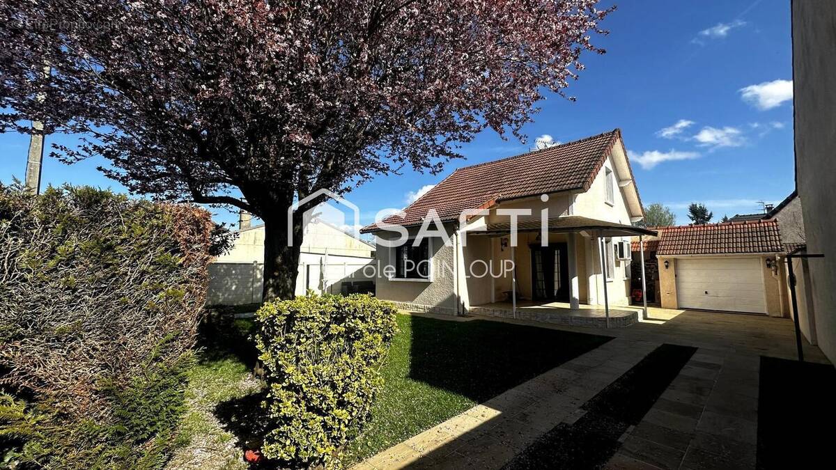 Photo 1 - Maison à OZOIR-LA-FERRIERE