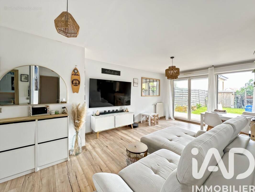 Photo 1 - Appartement à SAINTE-GENEVIEVE-DES-BOIS