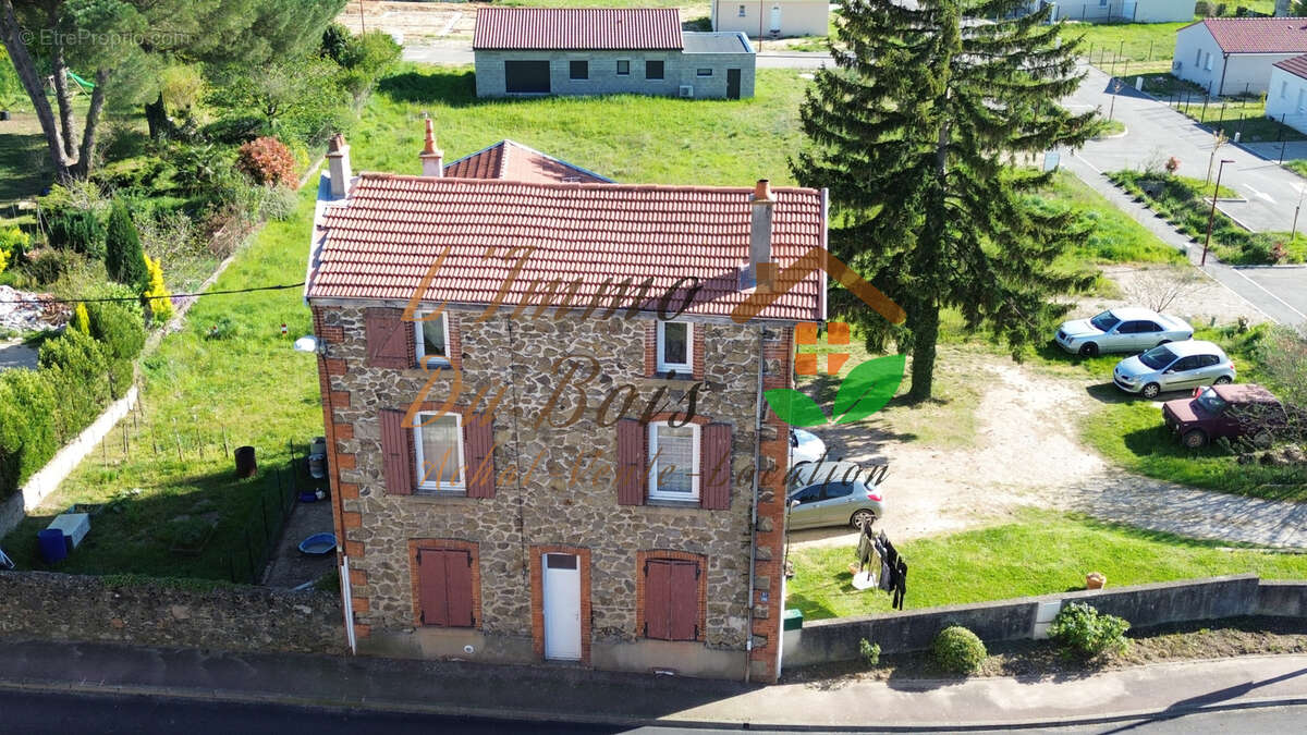 Maison à SAINT-UZE
