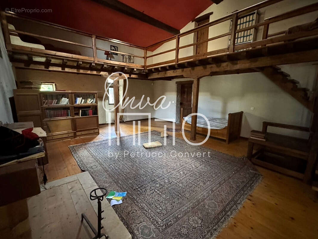 Maison à COLLONGES-AU-MONT-D&#039;OR