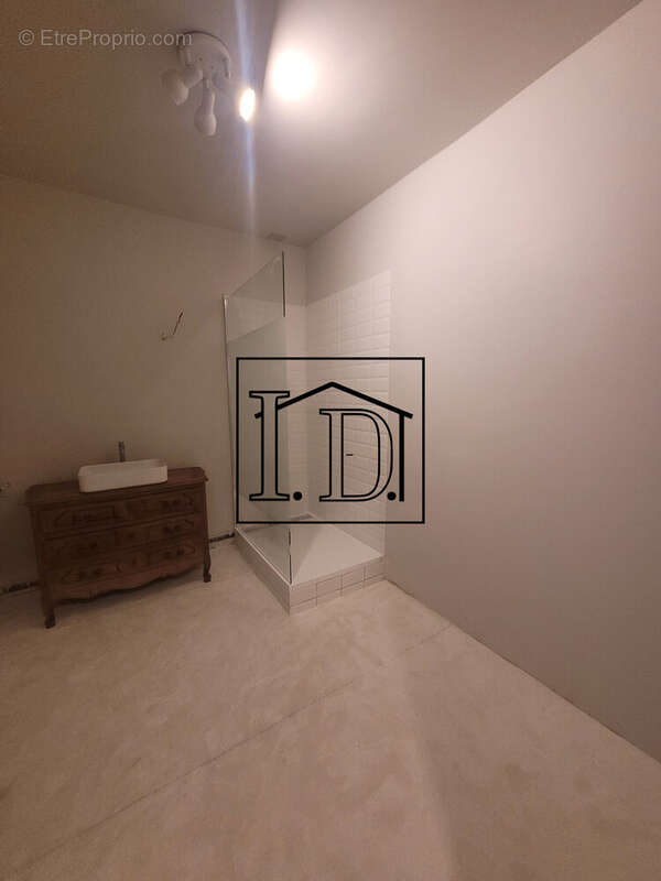Salle d'Eau Appartement 1er