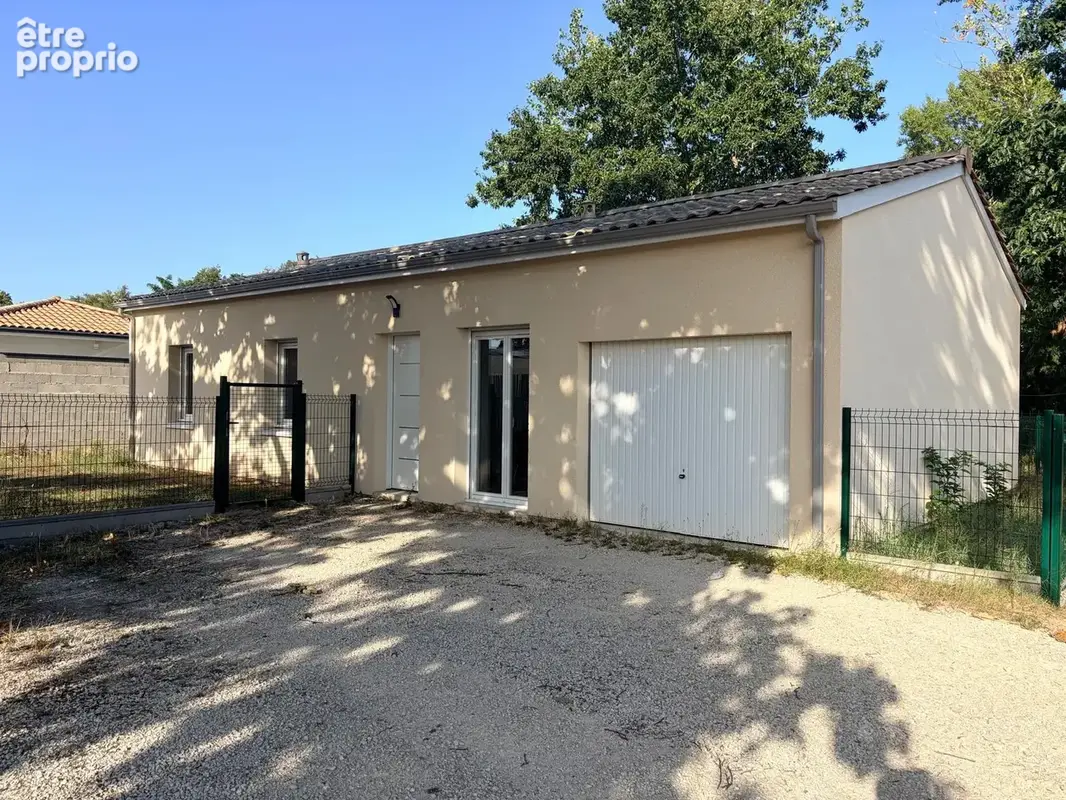 Photo Maison à Saint-Denis-De-Pile au prix de 214 000€