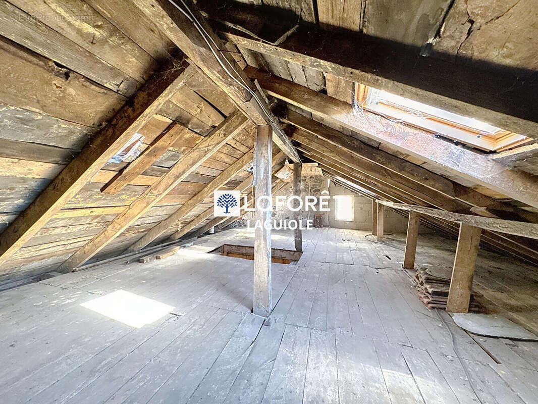 Maison à MUR-DE-BARREZ