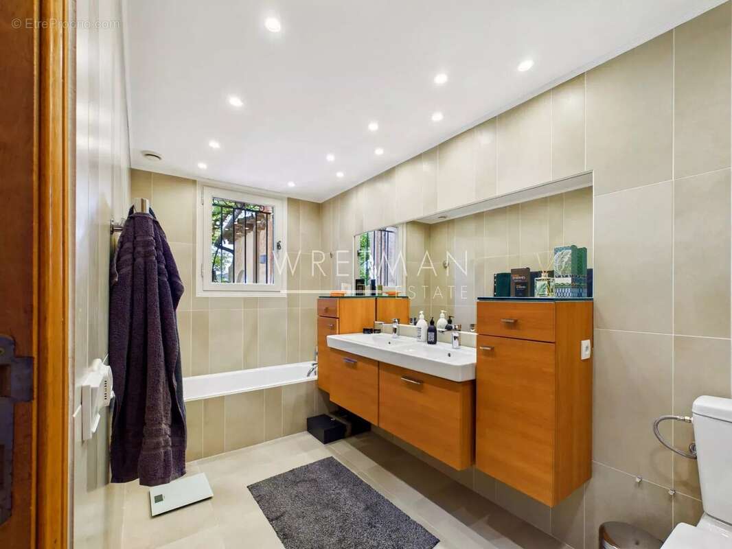Appartement à VENCE