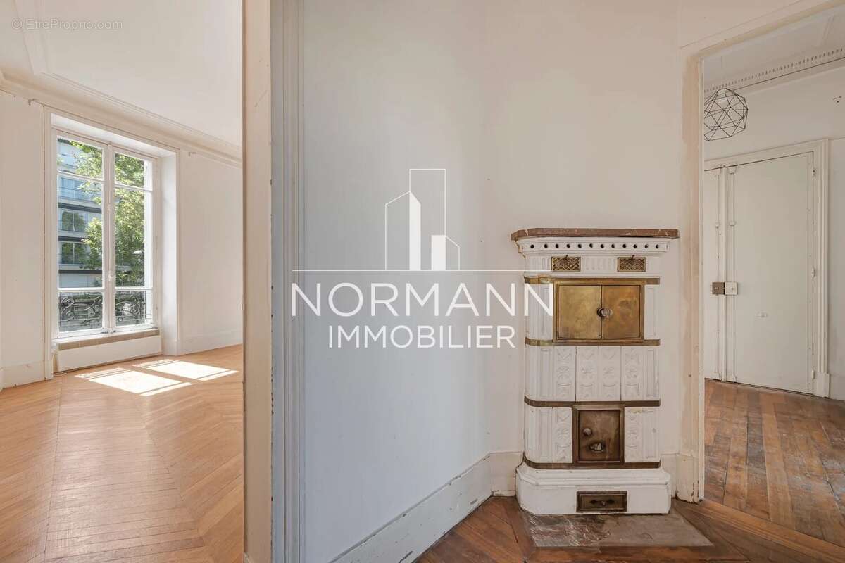 Appartement à NEUILLY-SUR-SEINE
