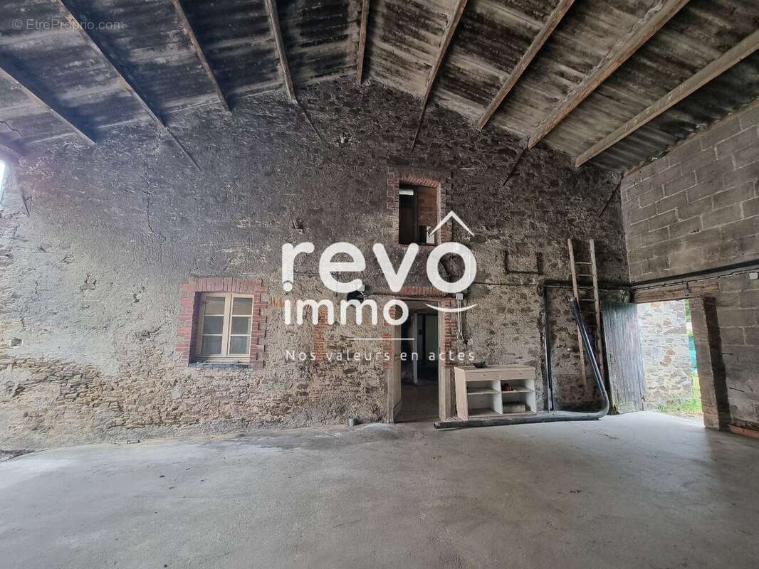 Maison à SAINT-REMY-EN-MAUGES