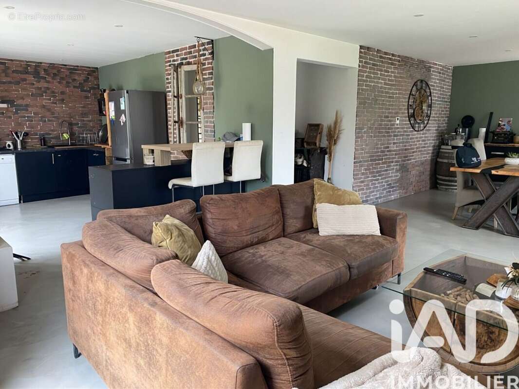 Maison 180 m² à Vion  - photo 2