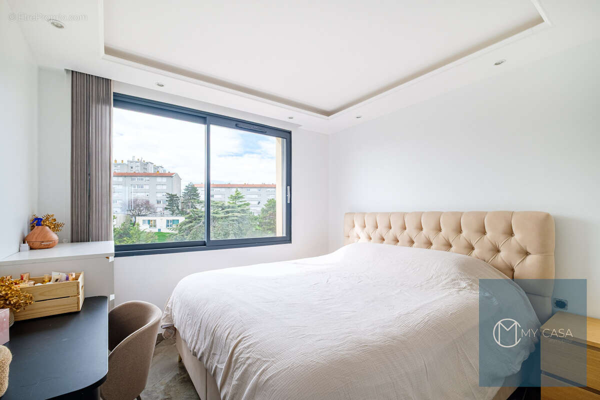 Appartement à LA MULATIERE