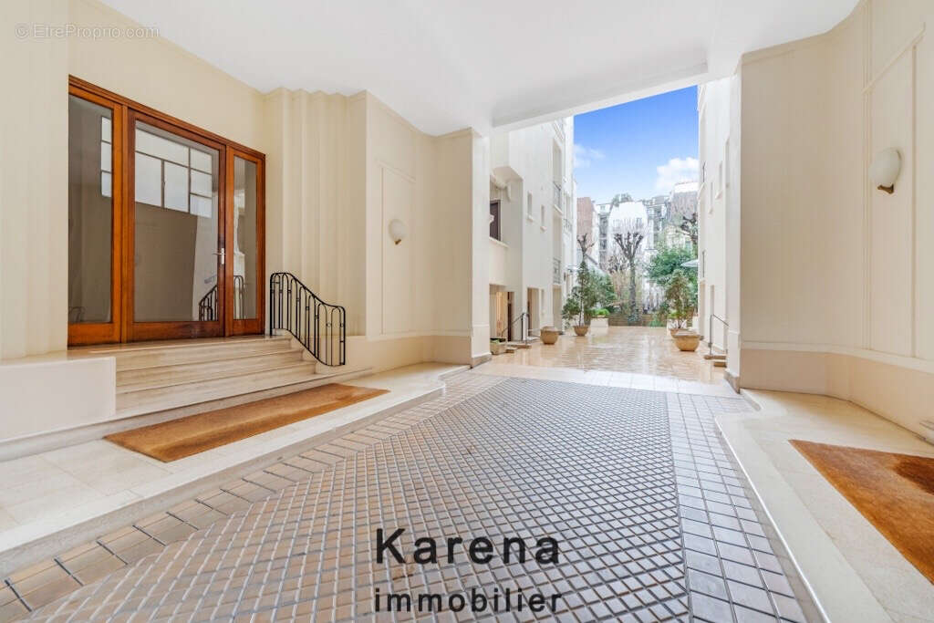 Appartement à PARIS-14E