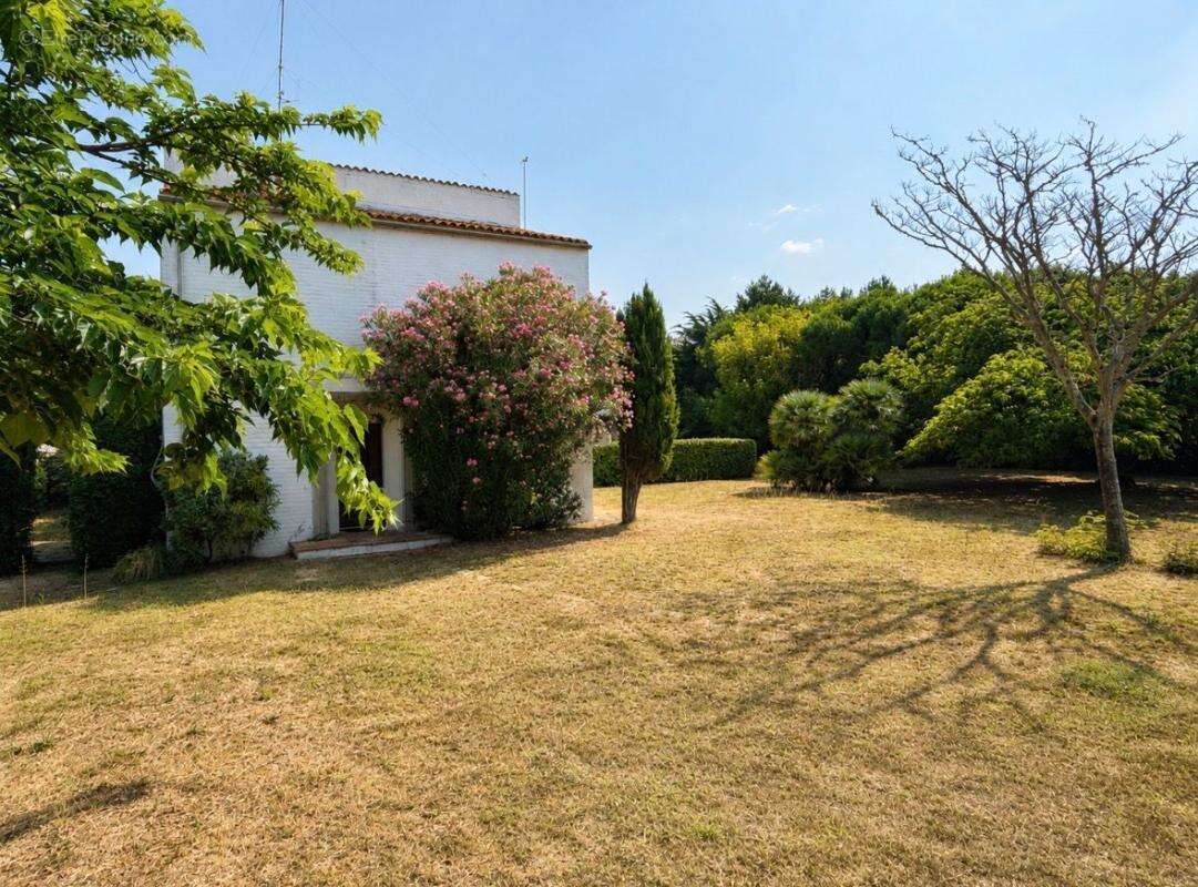 Propriété d’exception avec piscine intérieure et logement indépendant à deux pas de la plage de la Rémigeasse - photo 5