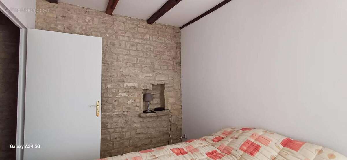 Maison à MOULINS-EN-TONNERROIS