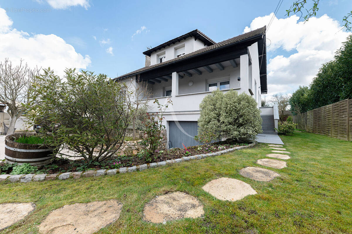 Maison à CLAYE-SOUILLY