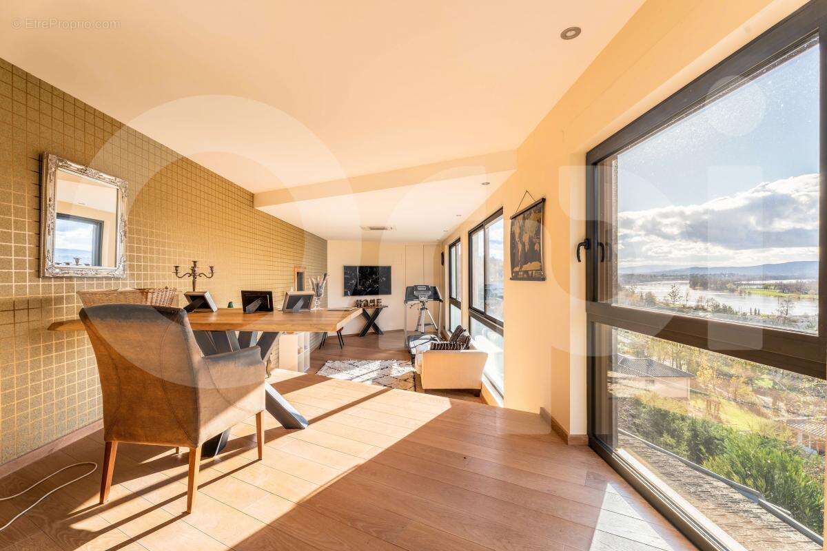 Maison à VILLEFRANCHE-SUR-SAONE