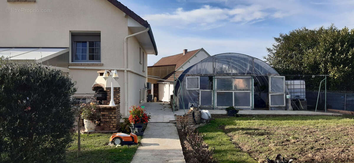 Maison à PIERRE-DE-BRESSE