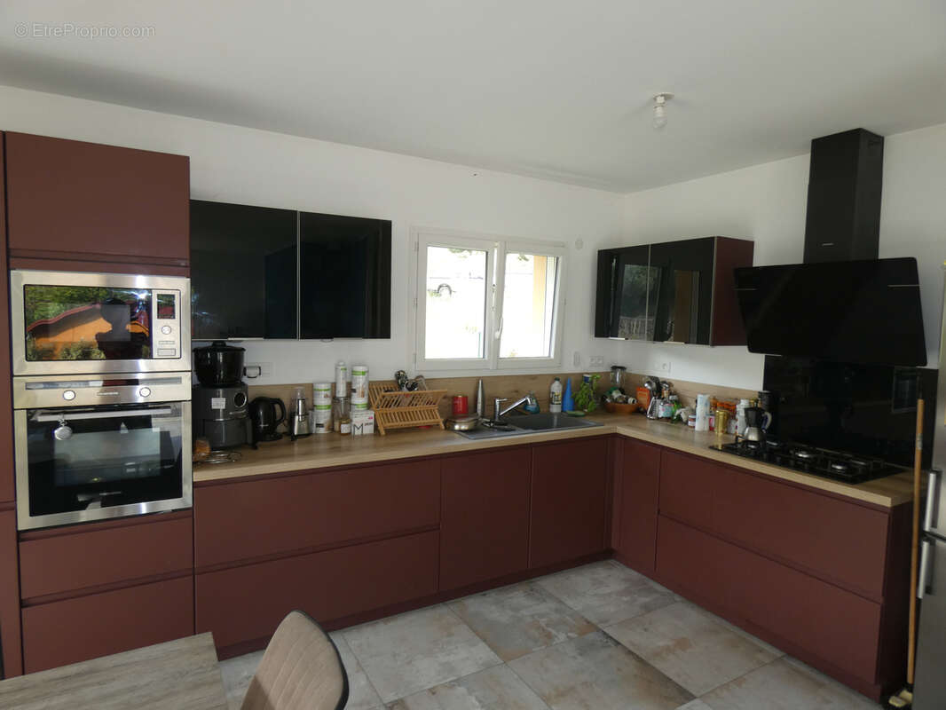 Maison à ESPINASSES