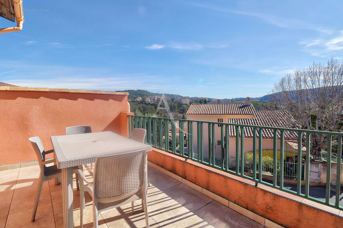 Appartement à GREOUX-LES-BAINS