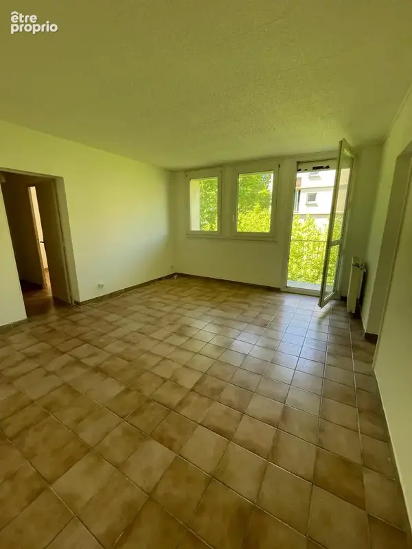 Marignane   parc camoin   t3 avec balcon, loggia et cave - photo 10