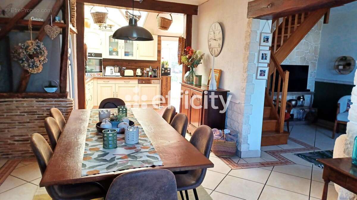 Maison à ONS-EN-BRAY