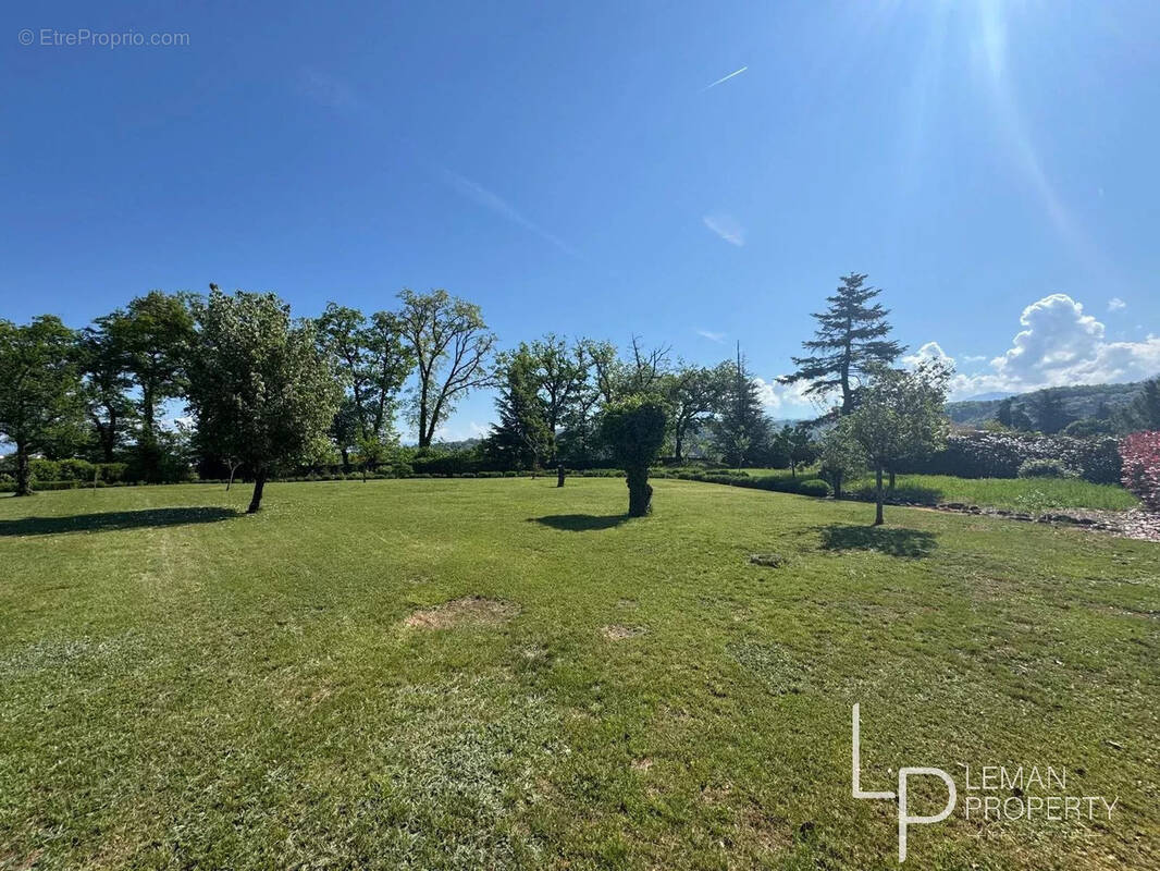Terrain à THONON-LES-BAINS