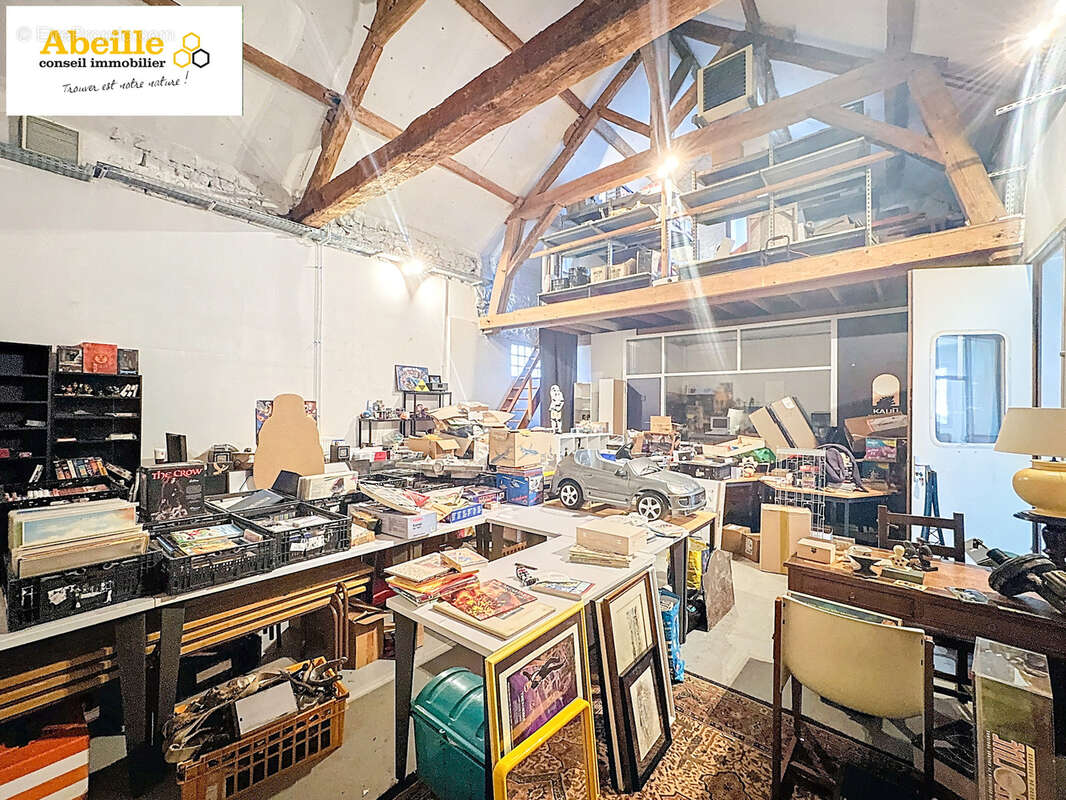 Commerce à MAUCHAMPS