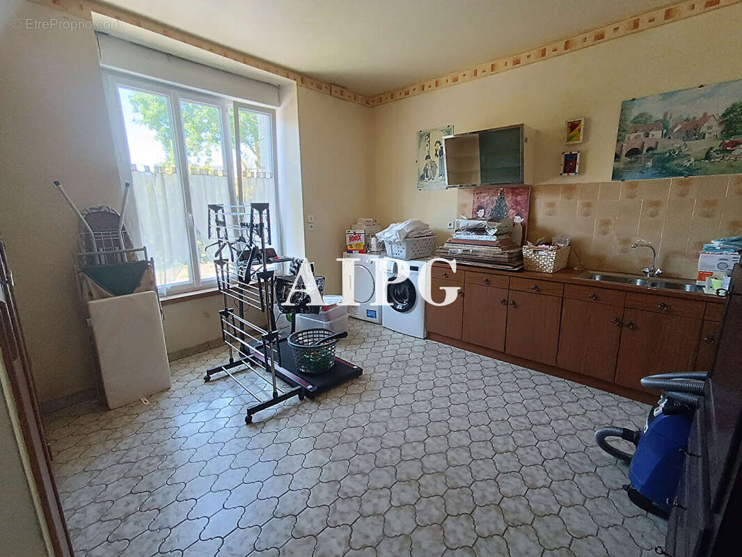 Mael-Carhaix, maison avec dépendances à vendre - photo 6