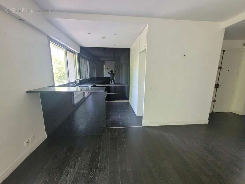 Appartement à PARIS-8E