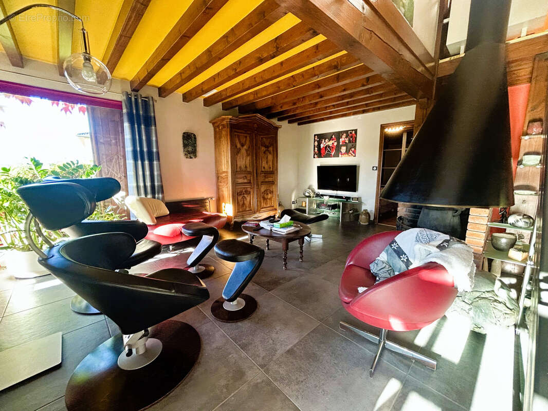 Maison à AMPLEPUIS