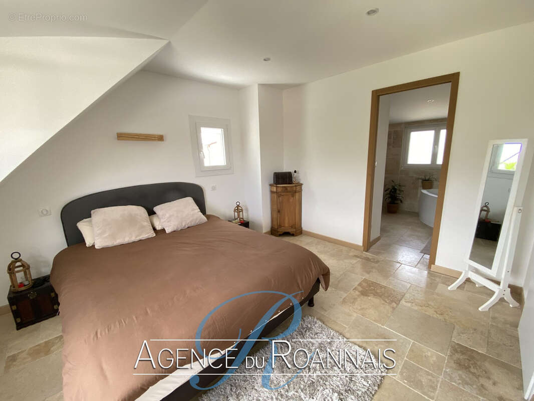 Maison de 130m2 assise sur un terrain clos de 1010m2 avec piscine - photo 11