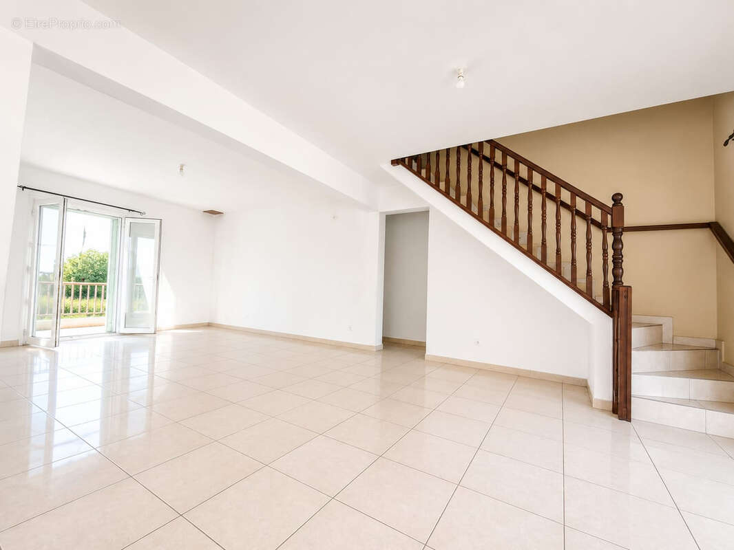 Villa f7 sur 1000 m2 saint-leu - photo 14