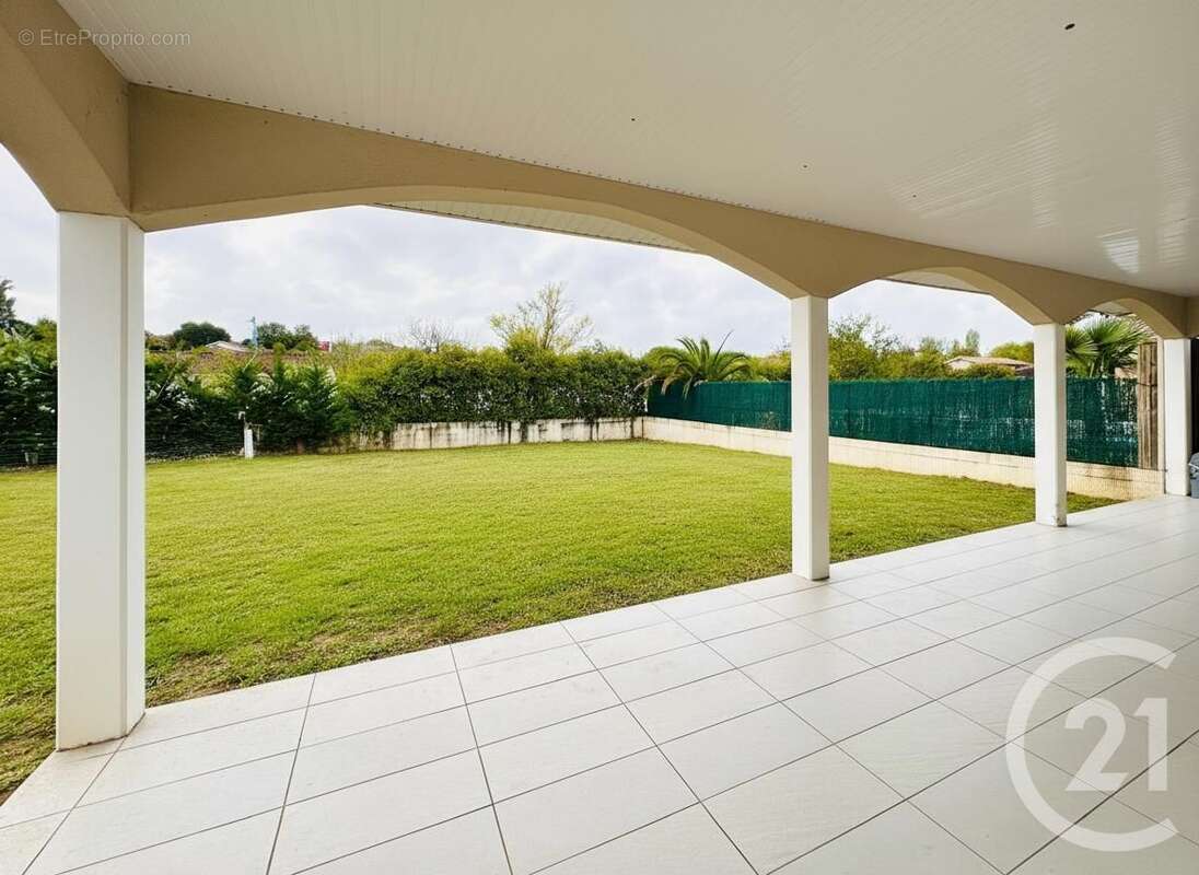 Maison à CUBZAC-LES-PONTS