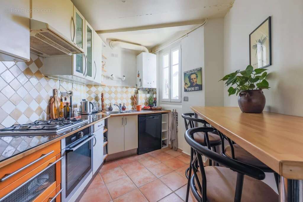 Appartement à NEUILLY-SUR-SEINE