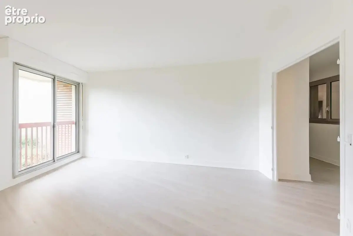 Paris 10e – Canal Saint-Martin / Quai de Jemmapes – 3 pièces de 73 m² avec balcon et parking - photo 2
