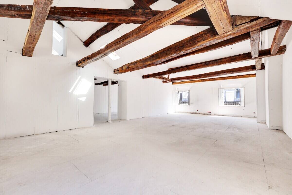 Appartement à PARIS-2E