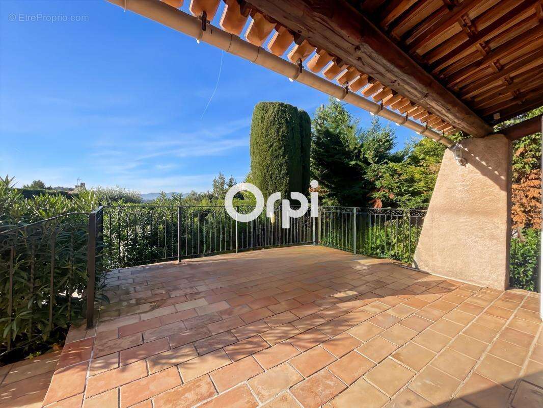 Maison à ROQUEVAIRE