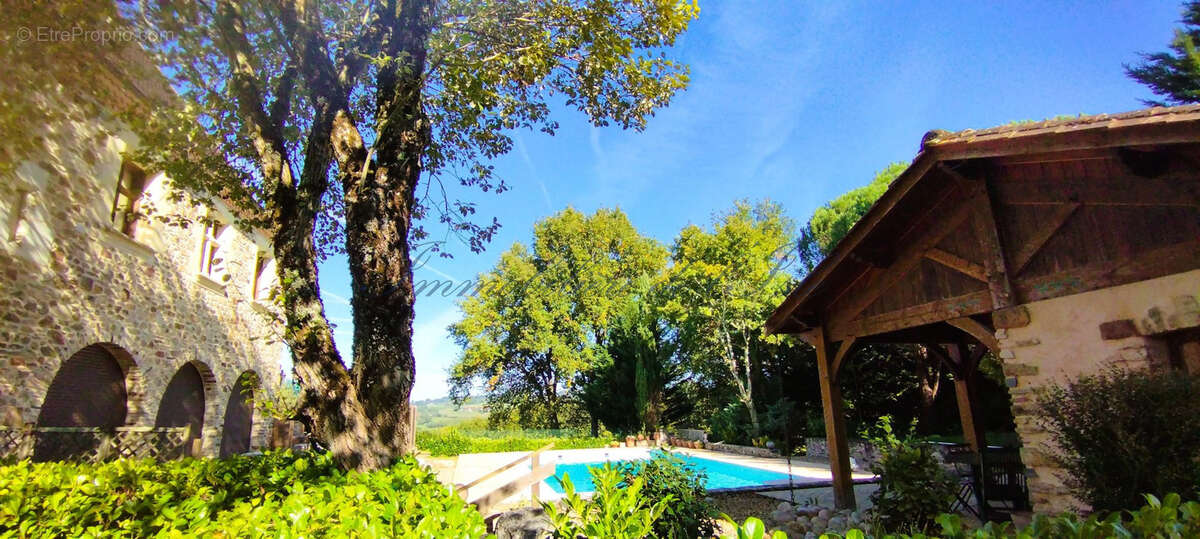 Maison à HAUTEFORT
