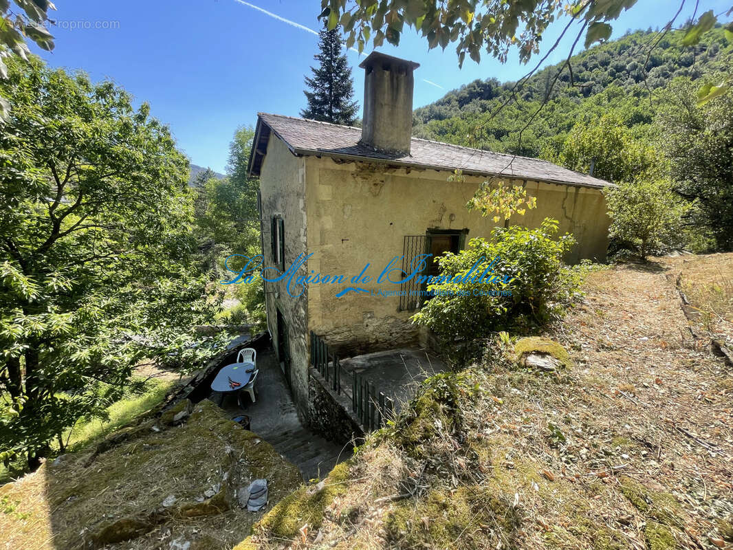 Au cœur de la Vallée Borgne, mas en pierres avec clède sur 9801 m2 de terrain - photo 2