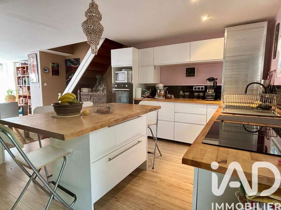 Photo 2 - Maison à ENTRAIGUES-SUR-LA-SORGUE