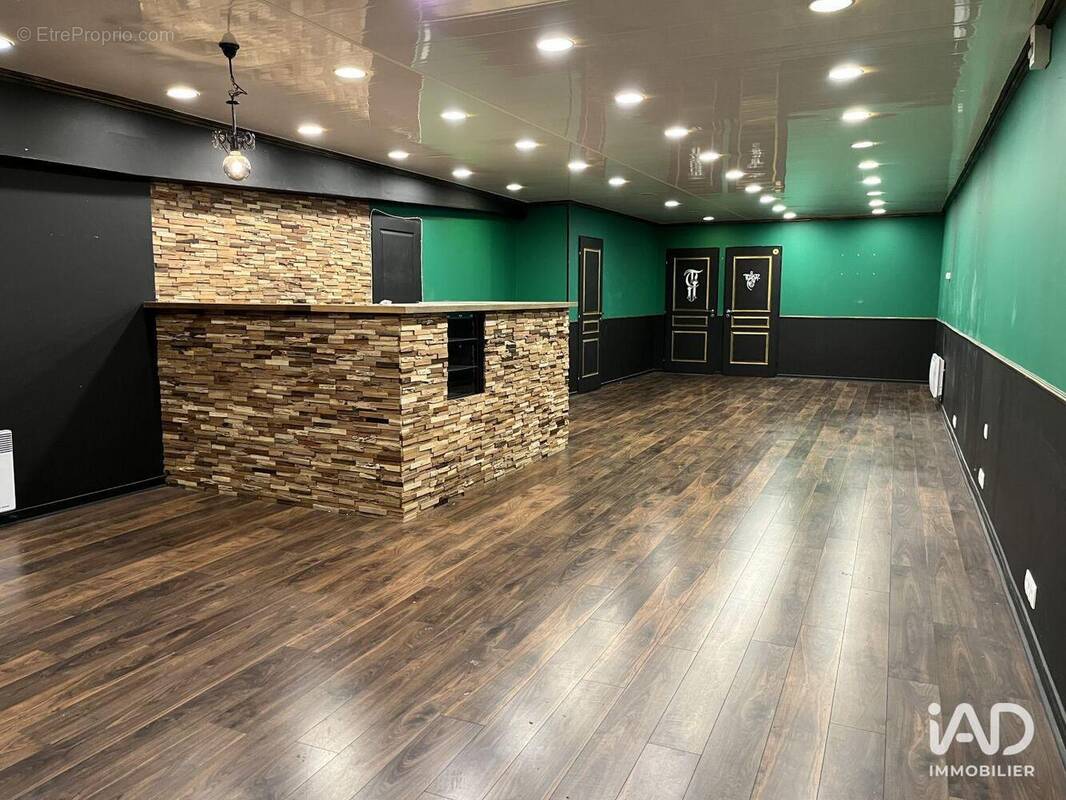 Photo 1 - Commerce à CLAYE-SOUILLY