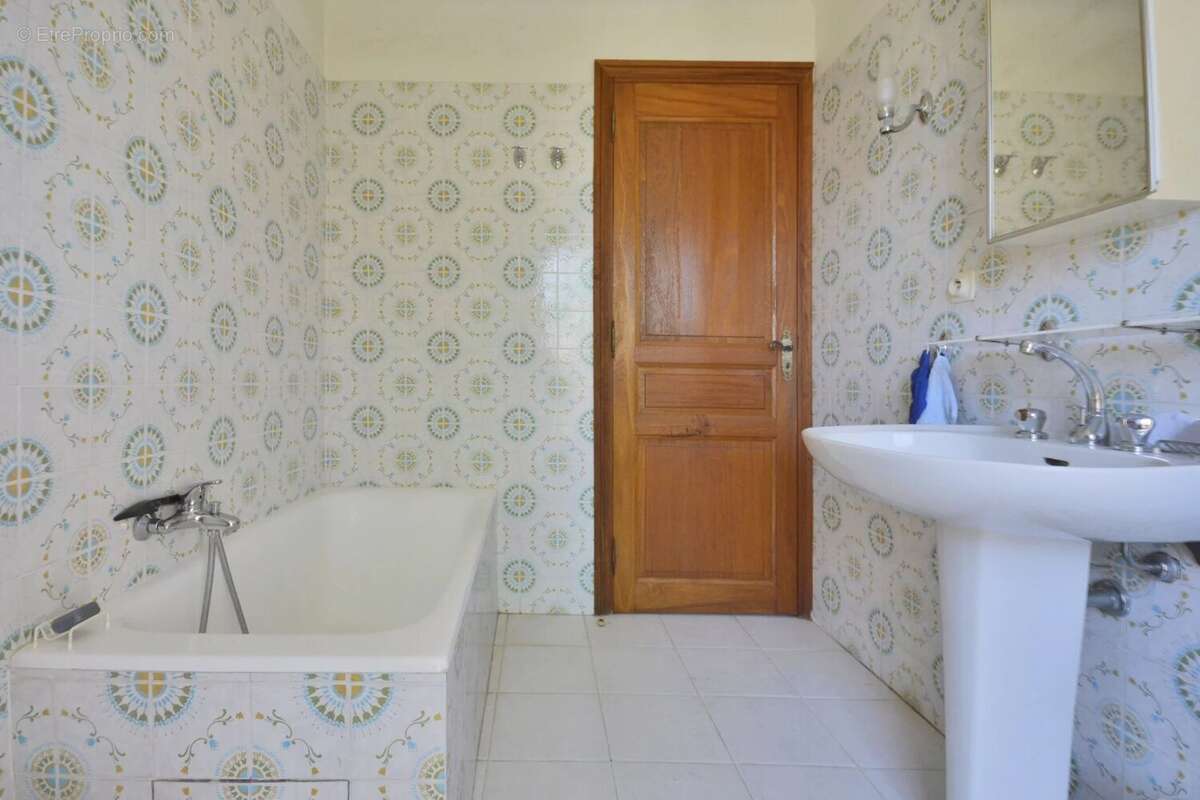 Maison à ROQUEFORT-LES-PINS