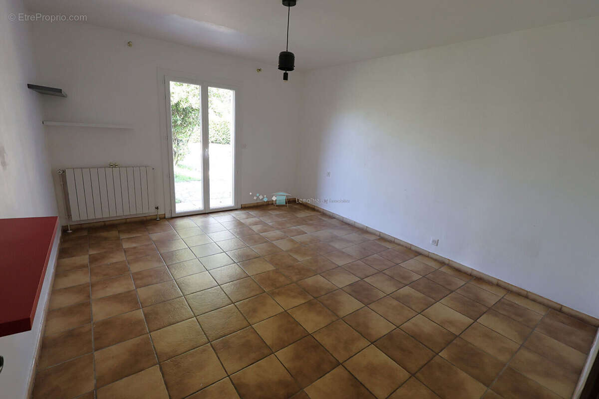 Maison à SAINT-CEZAIRE-SUR-SIAGNE