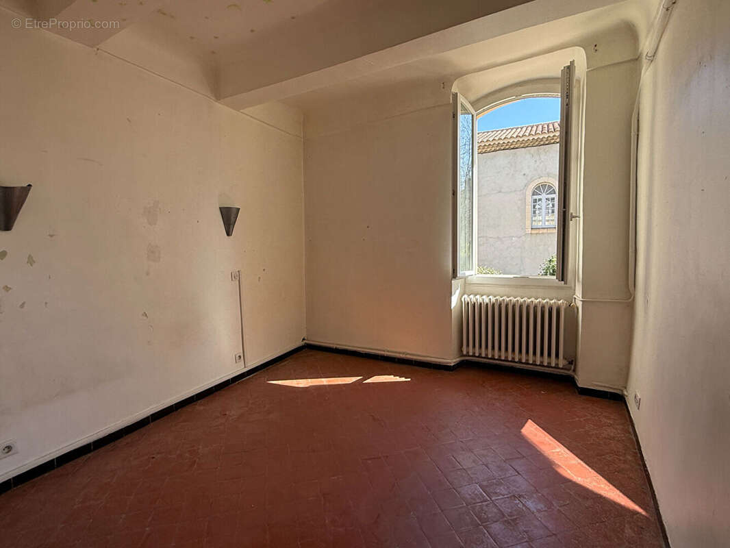 Maison à LA ROQUE-D'ANTHERON