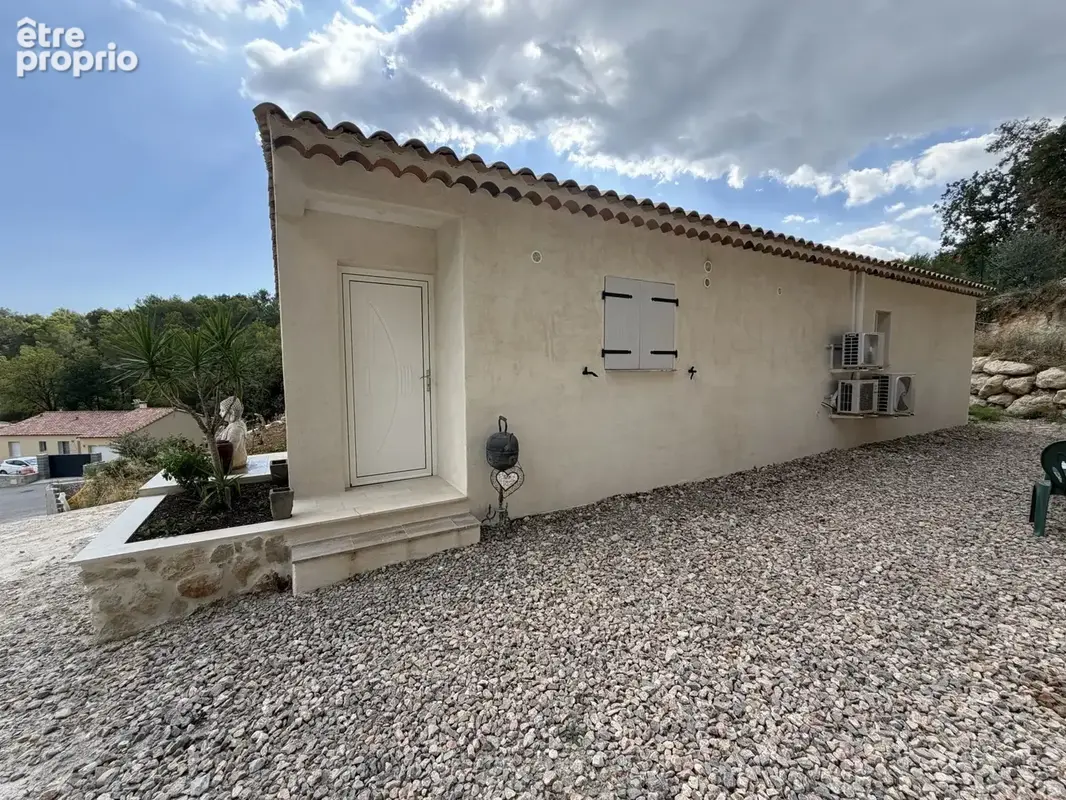 Figanières – maison récente de plain-pied – 109 m² – 3 chambres – dpe a – terrain 1 062 m² - photo 18