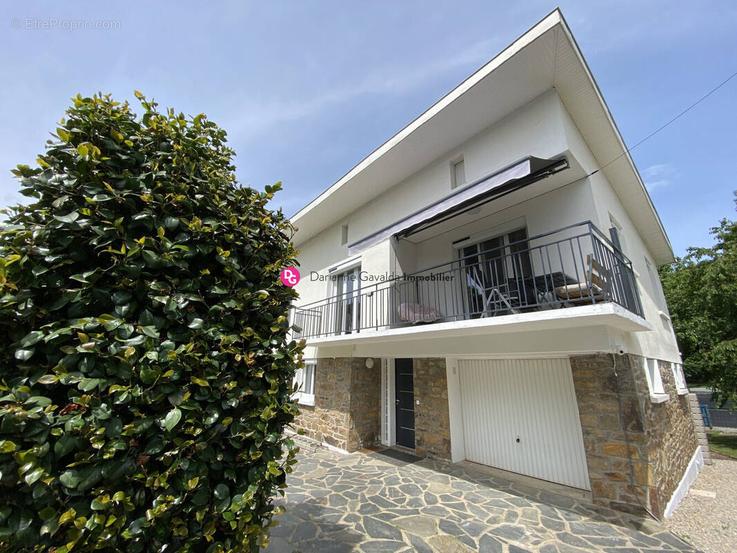 Maison à DECAZEVILLE